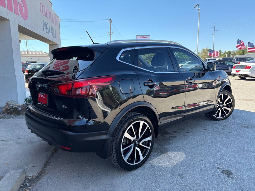 Photo 4 of this NISSAN ROGUE SPORT