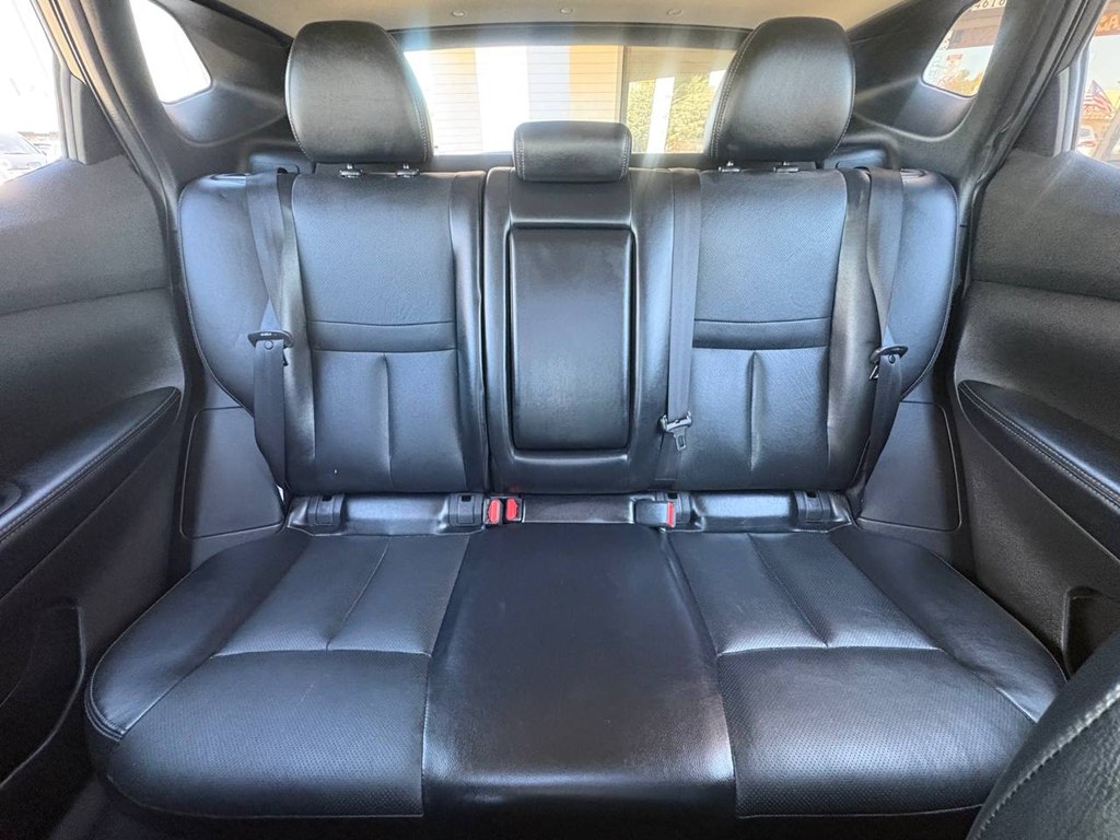 Photo 30 of this NISSAN ROGUE SPORT