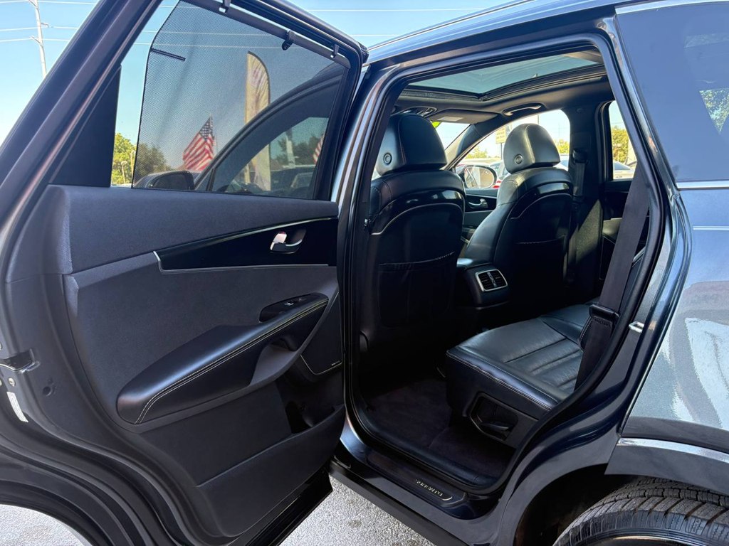 Photo 13 of this KIA SORENTO