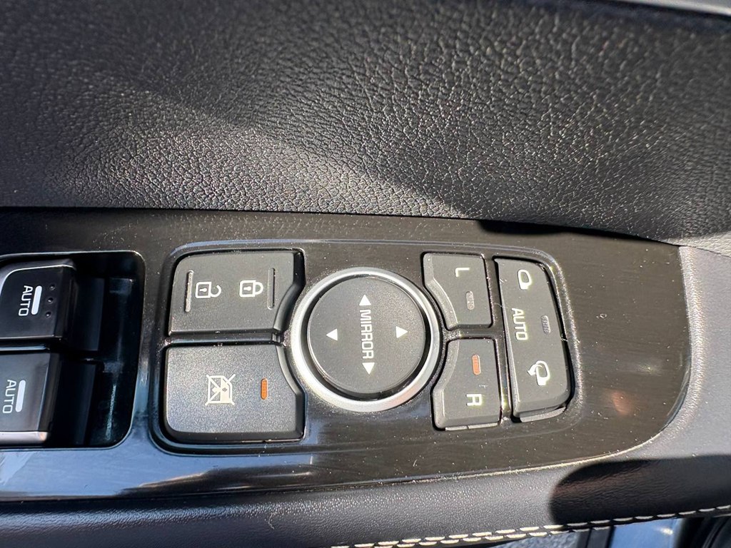 Photo 19 of this KIA SORENTO