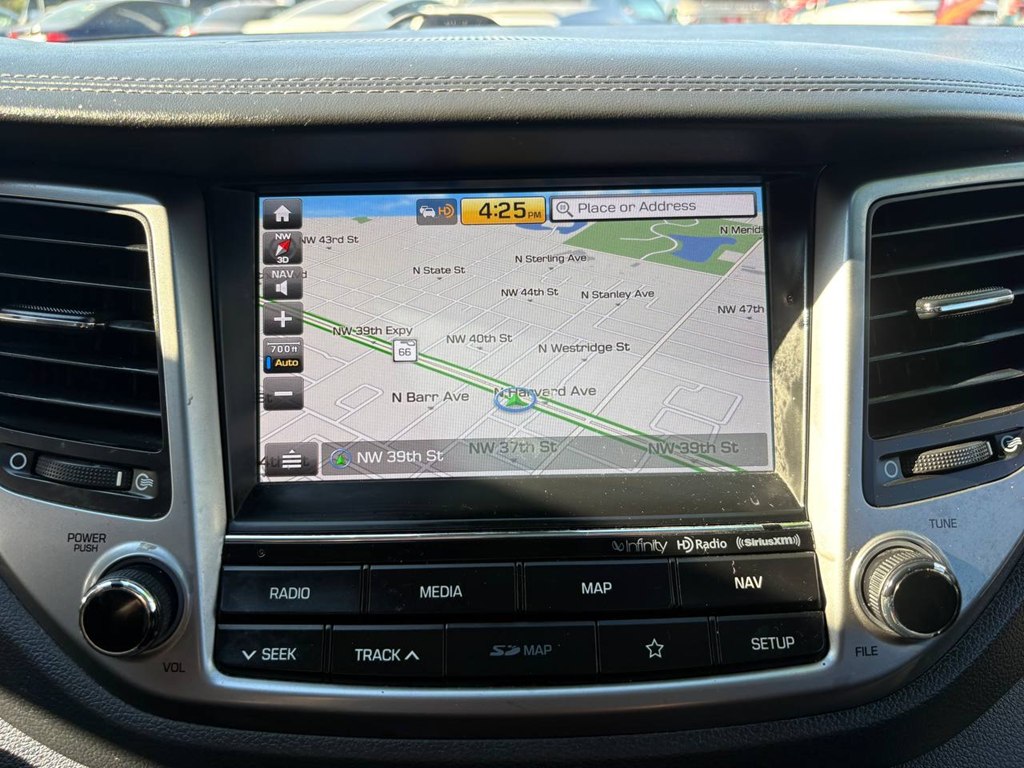 Photo 27 of this HYUNDAI TUCSON