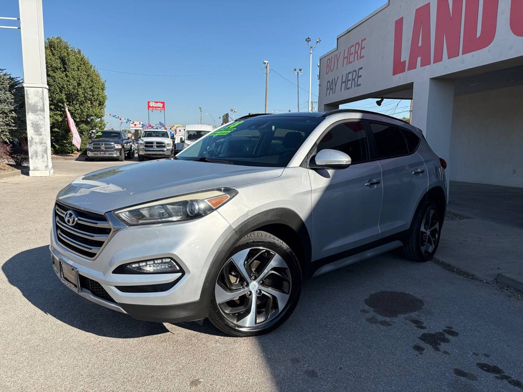 Photo 3 of this HYUNDAI TUCSON