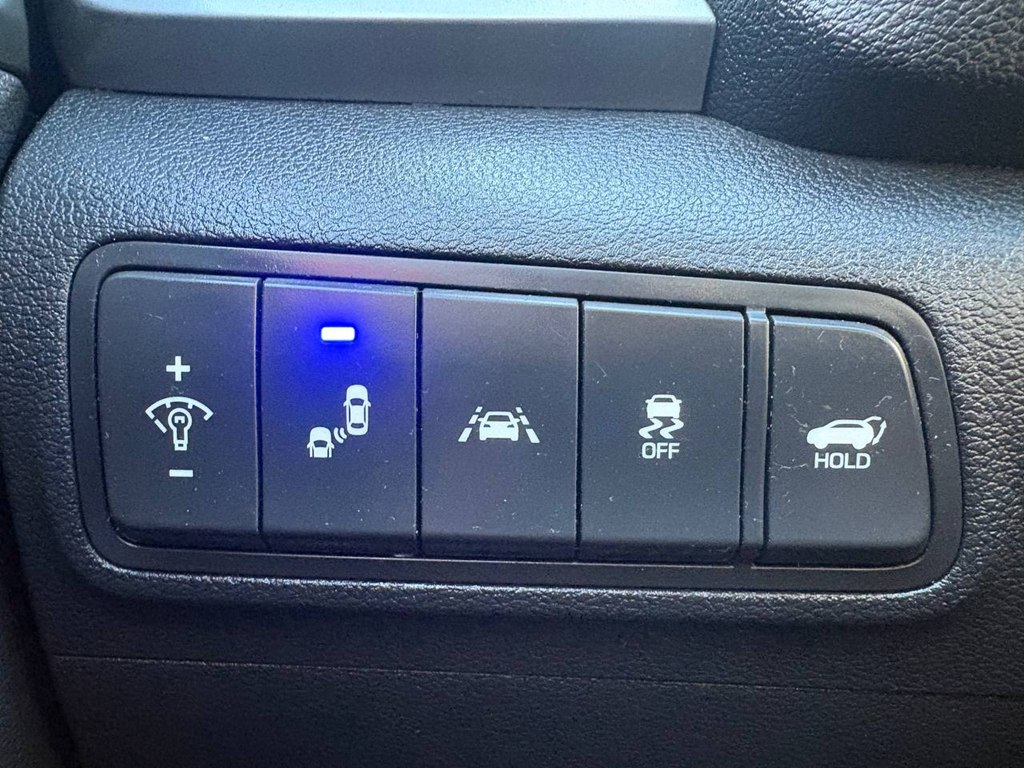 Photo 22 of this HYUNDAI TUCSON