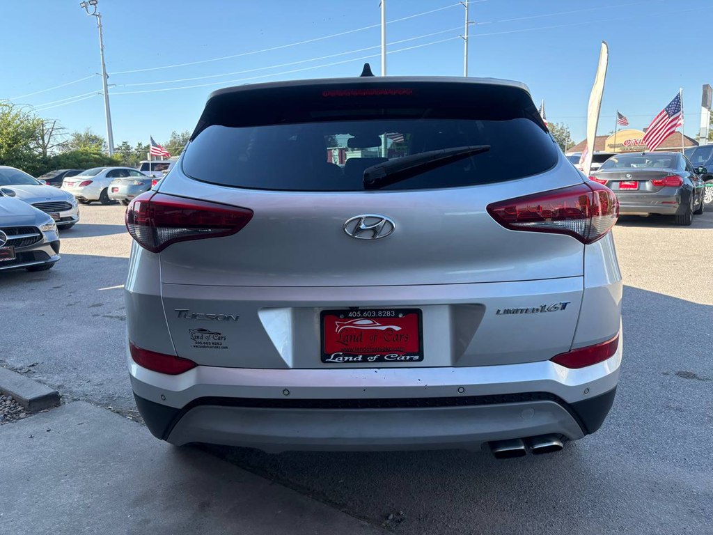 Photo 42 of this HYUNDAI TUCSON