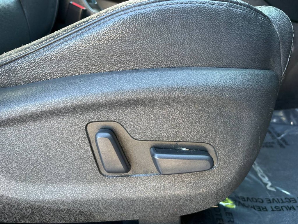 Photo 8 of this HYUNDAI TUCSON