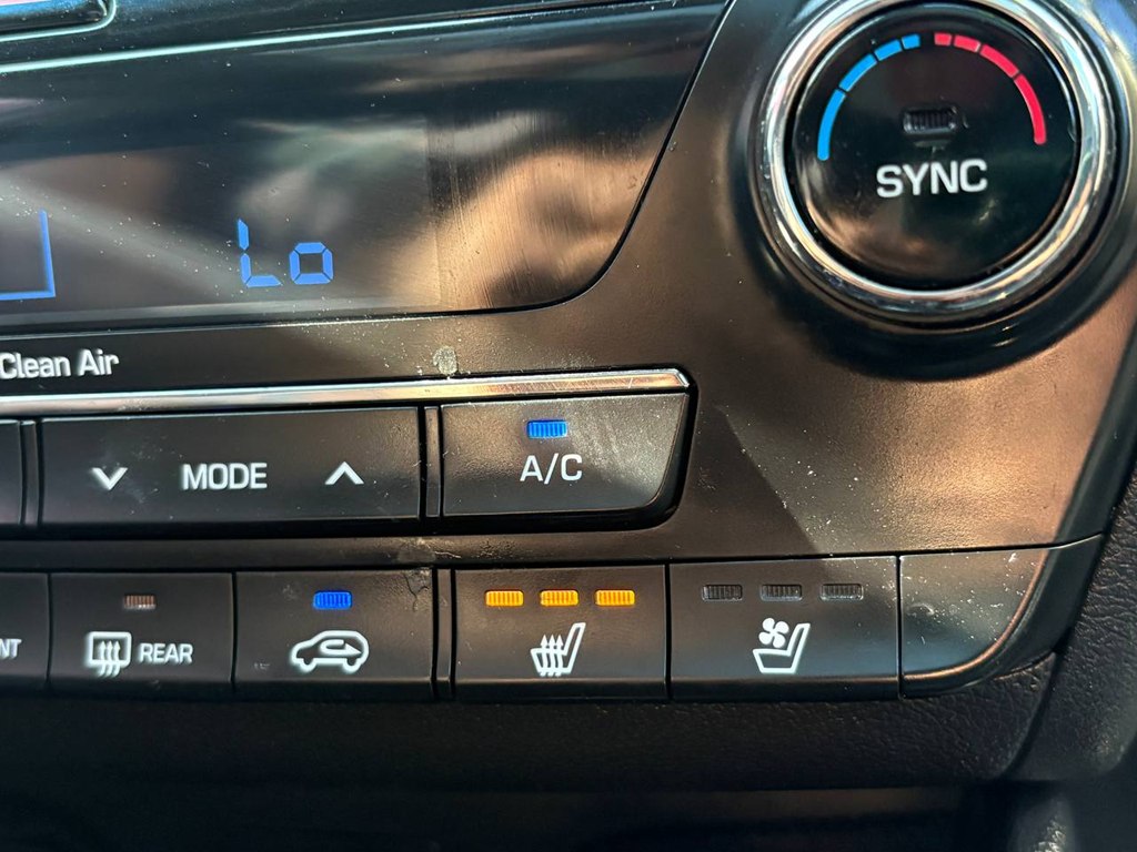 Photo 29 of this HYUNDAI TUCSON