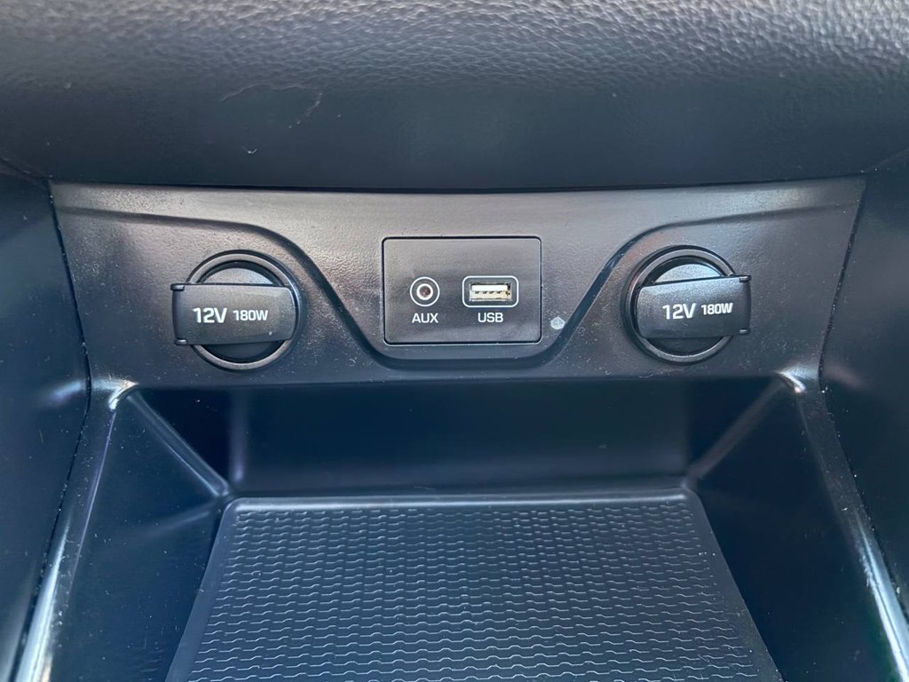 Photo 30 of this HYUNDAI TUCSON
