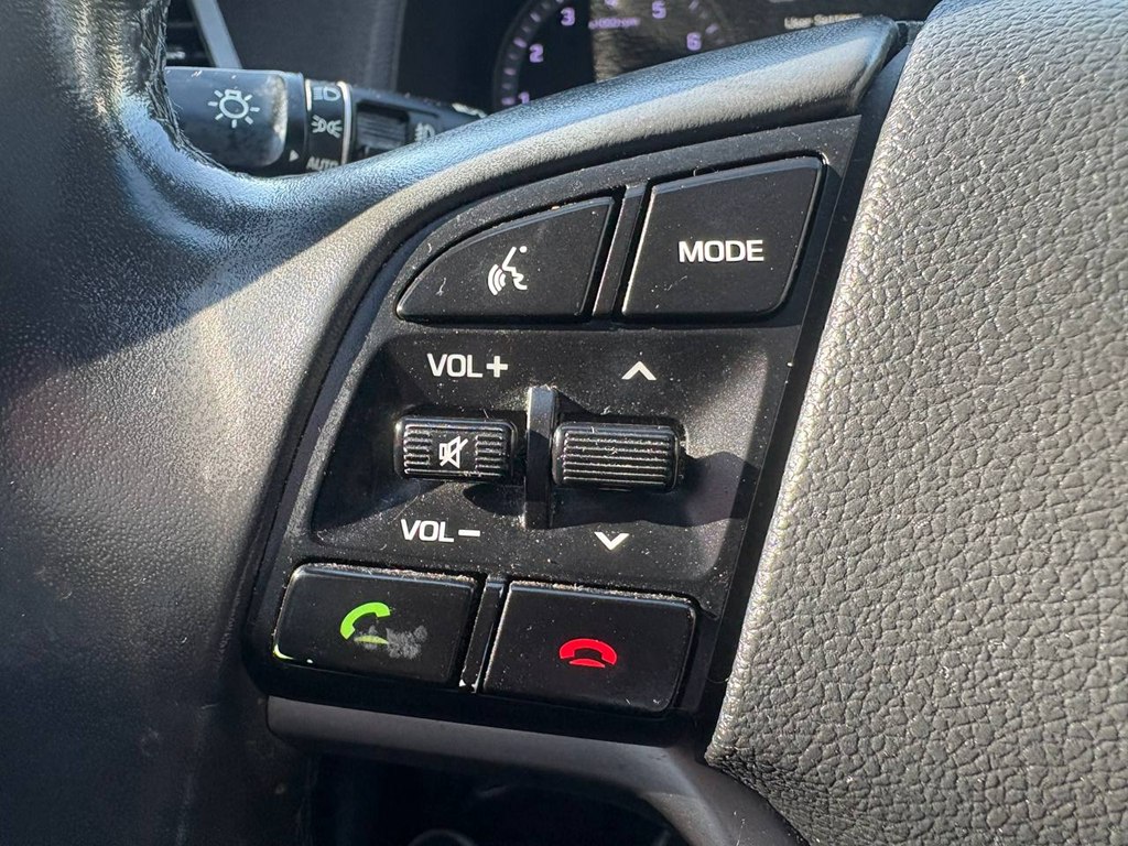 Photo 23 of this HYUNDAI TUCSON