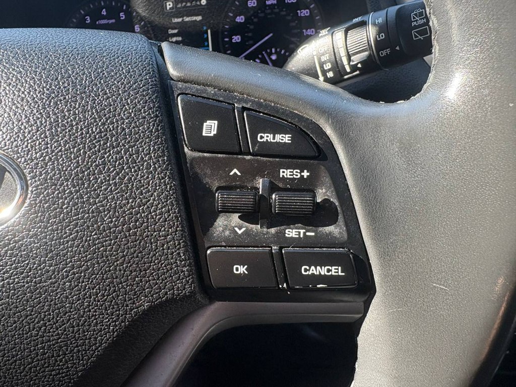 Photo 24 of this HYUNDAI TUCSON