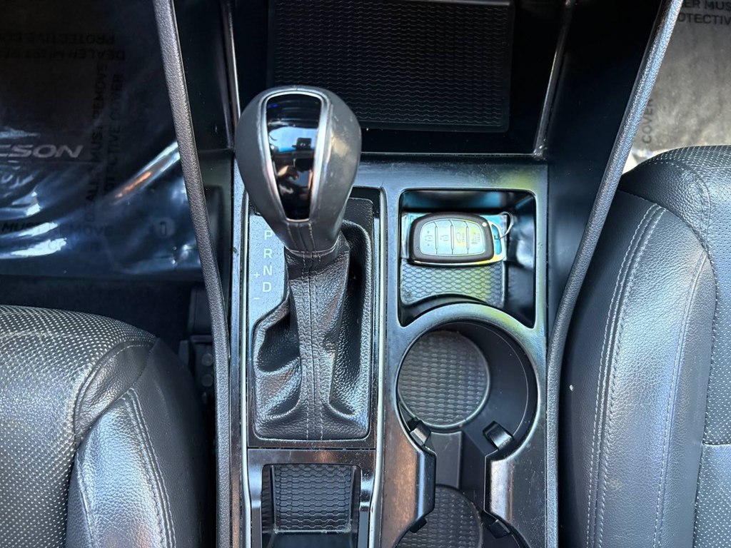 Photo 31 of this HYUNDAI TUCSON