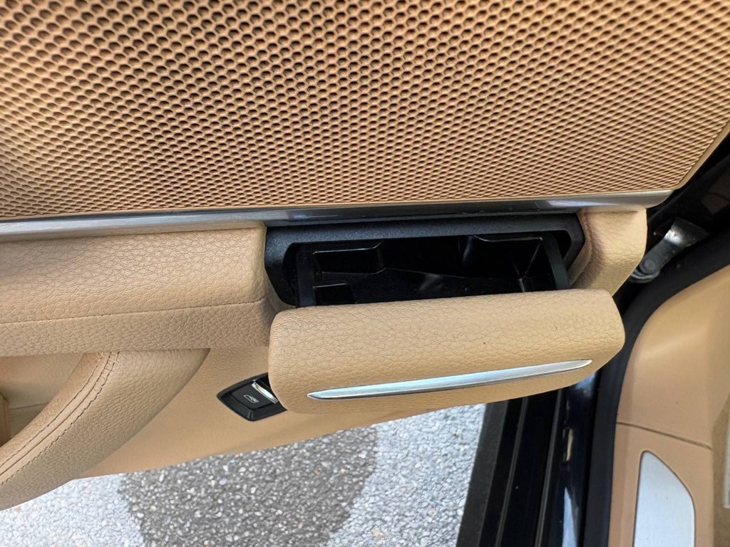 Photo 18 of this PORSCHE PANAMERA