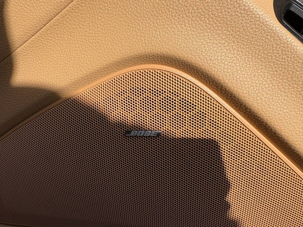 Photo 8 of this PORSCHE PANAMERA
