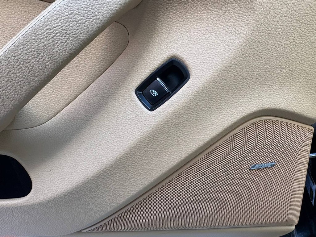 Photo 19 of this PORSCHE PANAMERA