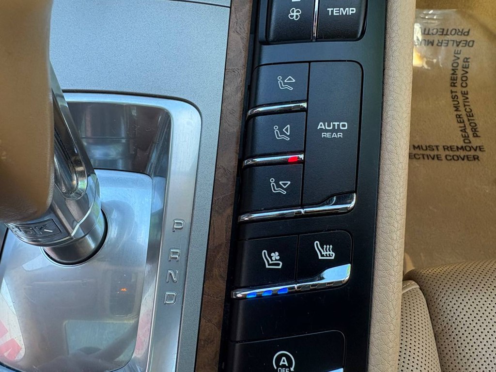 Photo 39 of this PORSCHE PANAMERA