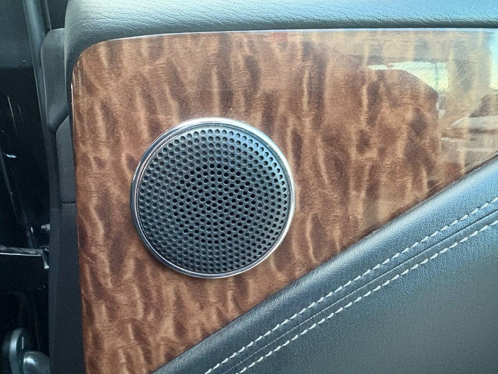 Photo 13 of this NISSAN ARMADA