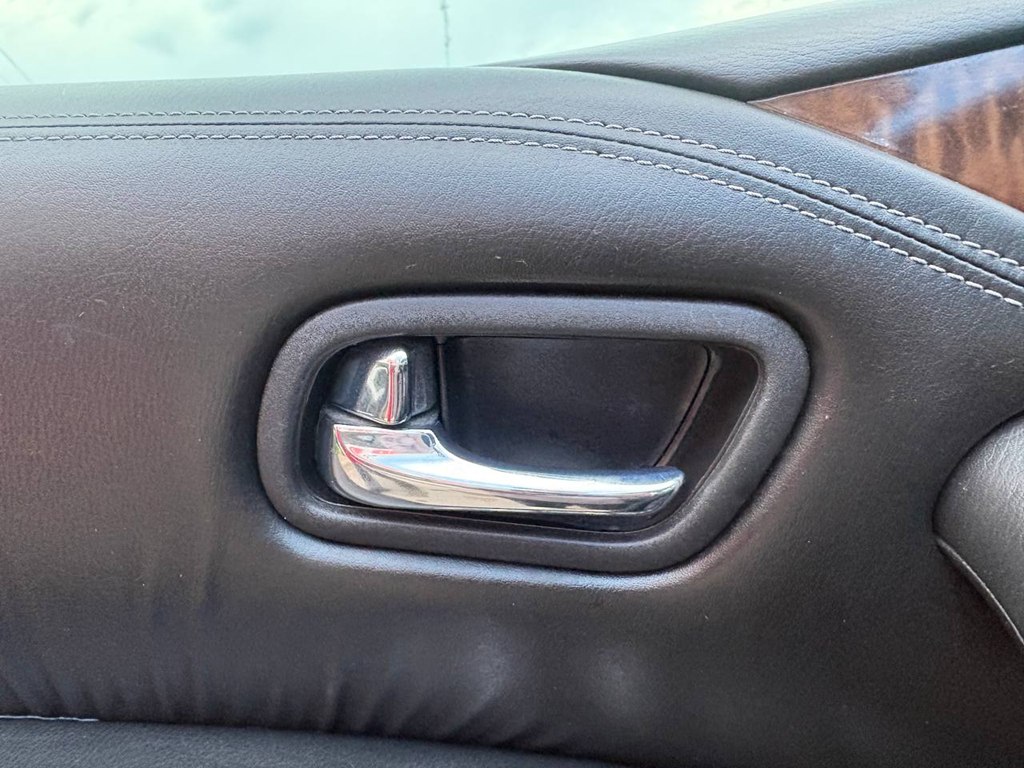 Photo 18 of this NISSAN ARMADA