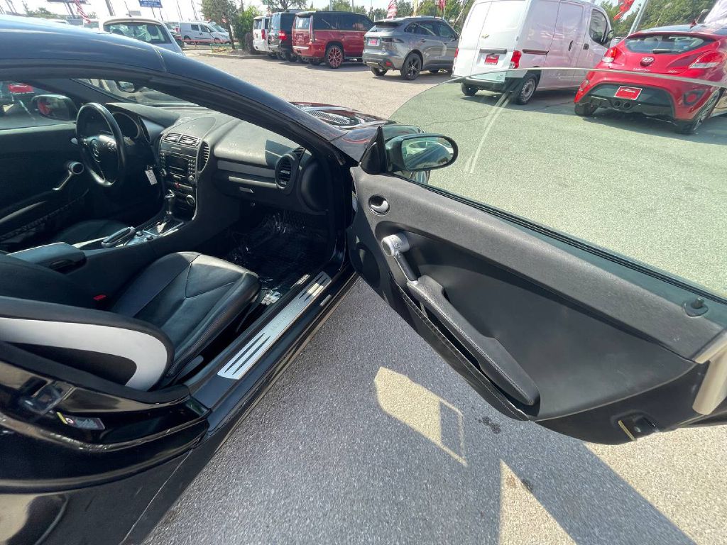 Photo 6 of this MERCEDES-BENZ SLK