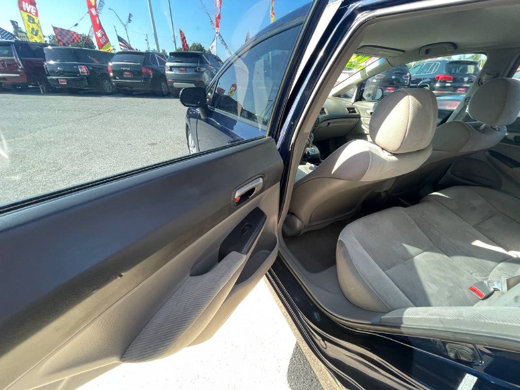 Photo 9 of this HONDA CIVIC