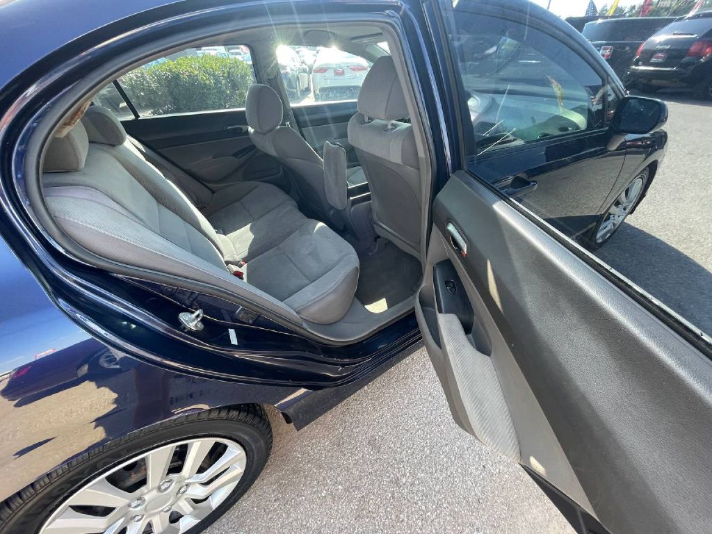 Photo 13 of this HONDA CIVIC