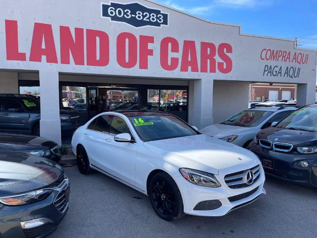 Photo 2 of this MERCEDES-BENZ C-CLASS