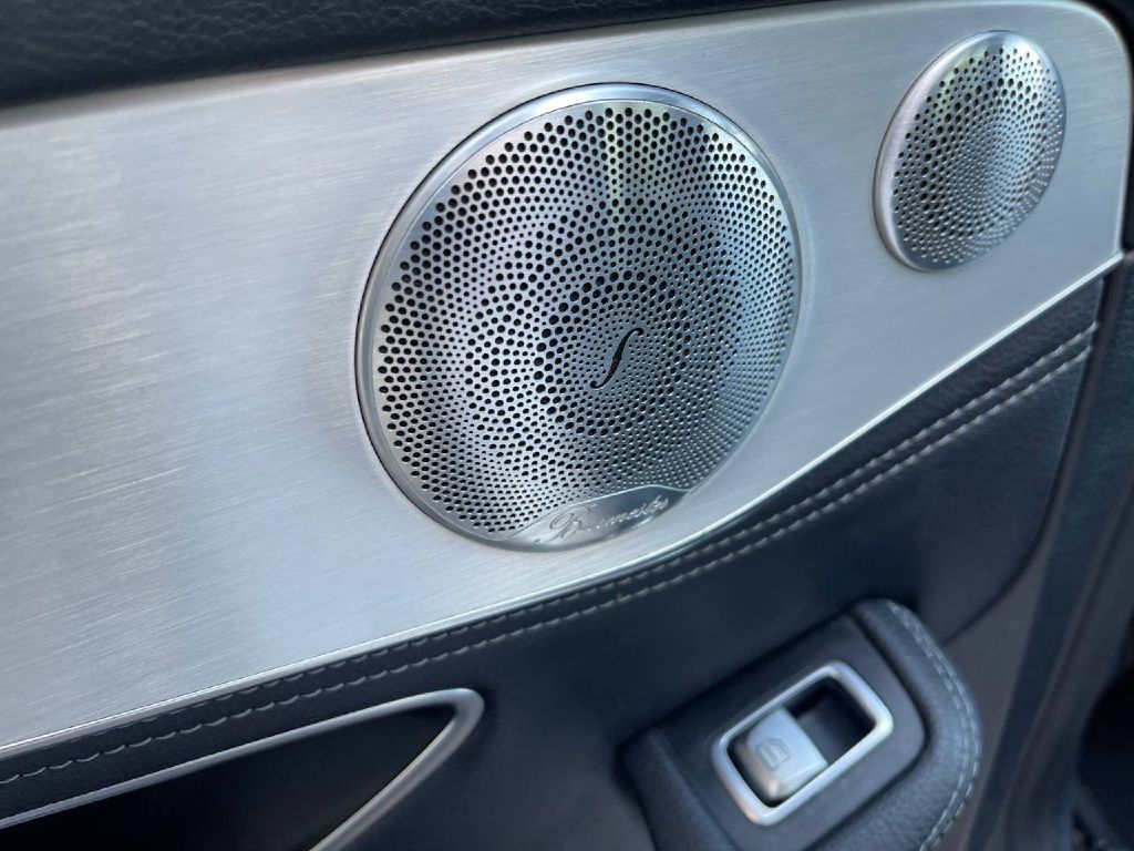 Photo 12 of this MERCEDES-BENZ C-CLASS