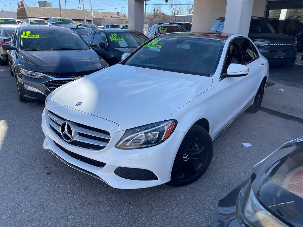 Photo 51 of this MERCEDES-BENZ C-CLASS