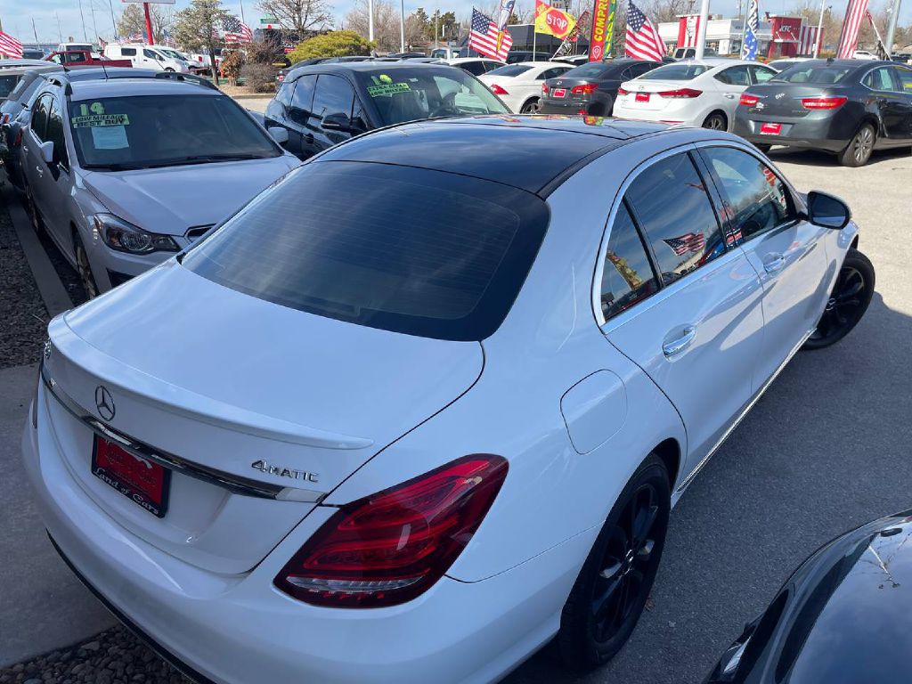Photo 52 of this MERCEDES-BENZ C-CLASS