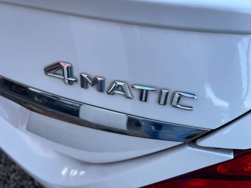 Photo 46 of this MERCEDES-BENZ C-CLASS