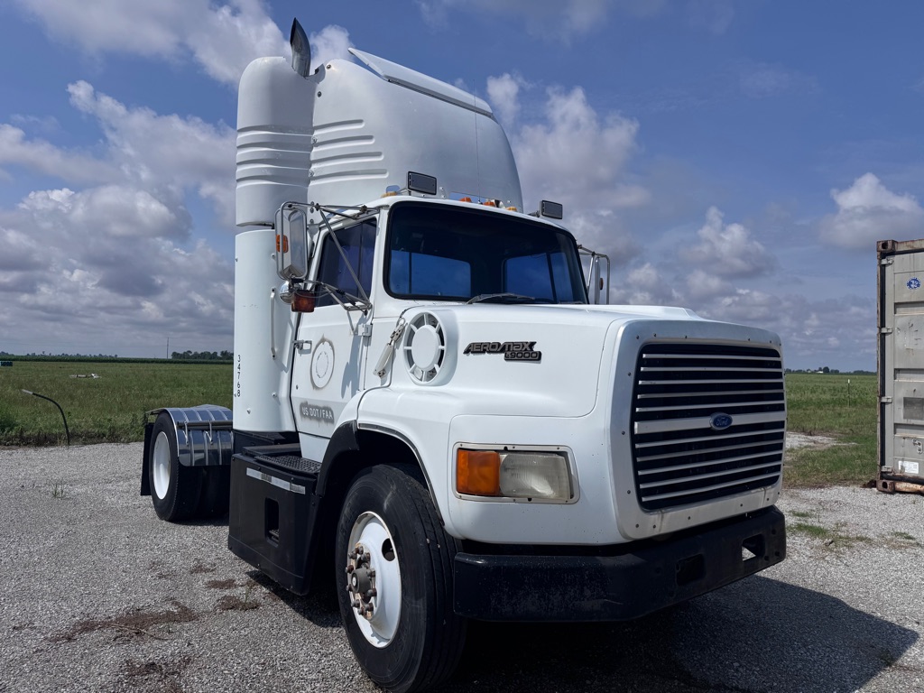 Photo 14 of this FORD L-SERIES
