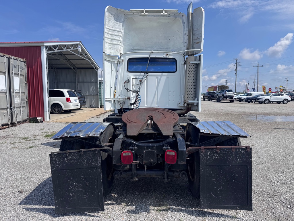 Photo 5 of this FORD L-SERIES