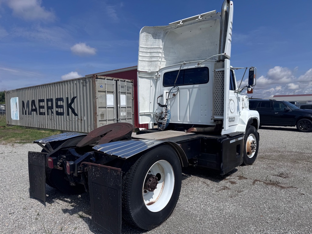 Photo 6 of this FORD L-SERIES