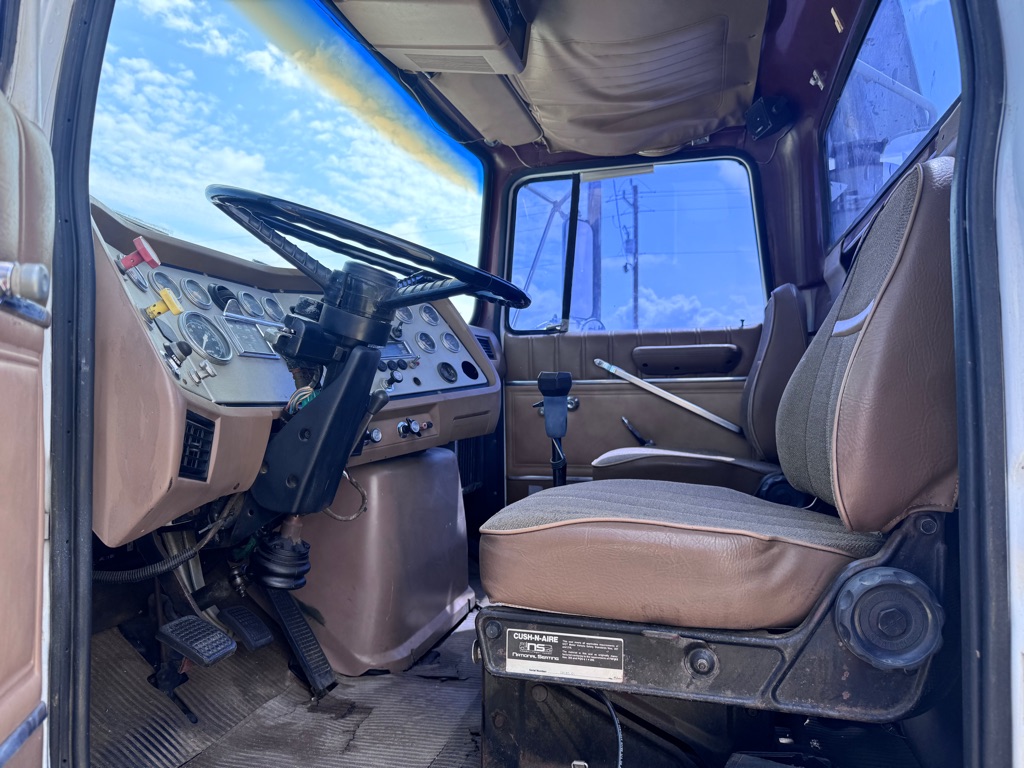 Photo 9 of this FORD L-SERIES