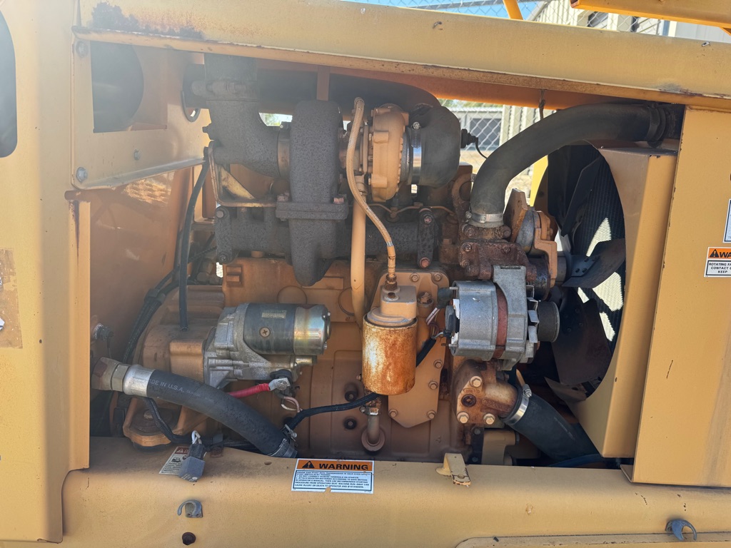 Photo 4 of this CASE 860 T TRENCHER
