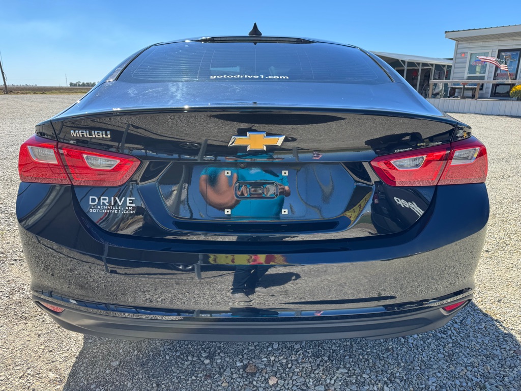 Photo 6 of this CHEVROLET MALIBU