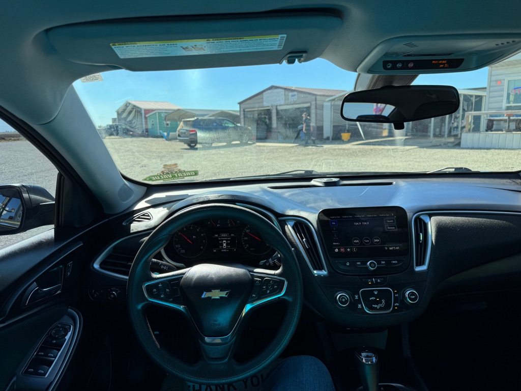 Photo 11 of this CHEVROLET MALIBU