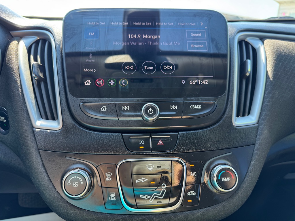 Photo 14 of this CHEVROLET MALIBU