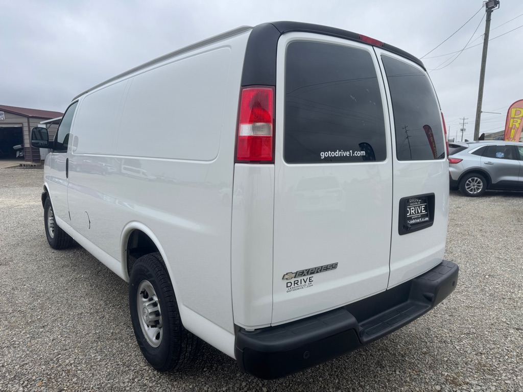 Photo 5 of this CHEVROLET EXPRESS G2500