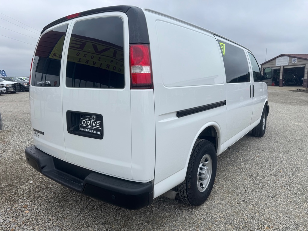 Photo 7 of this CHEVROLET EXPRESS G2500