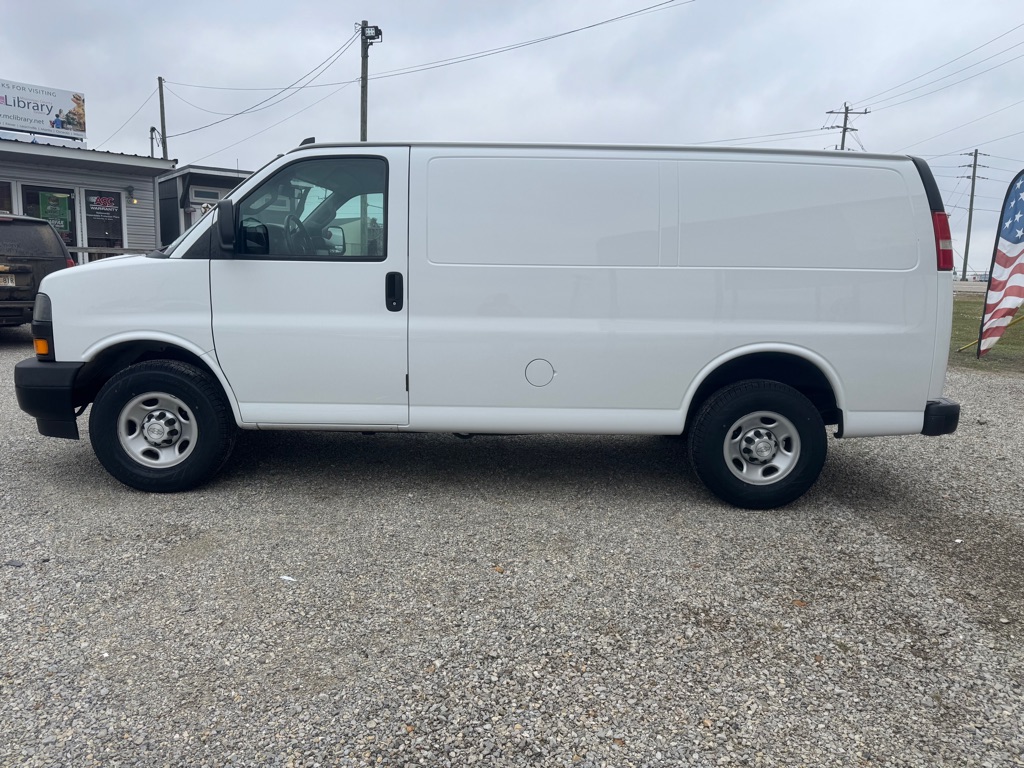 Photo 4 of this CHEVROLET EXPRESS G2500