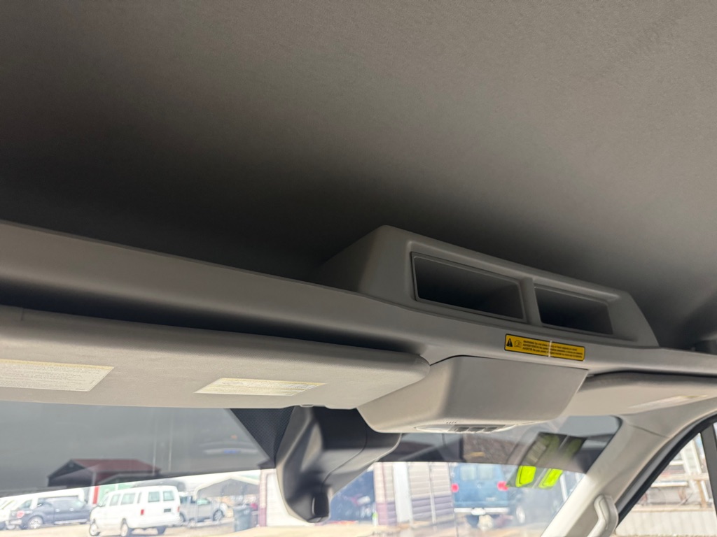 Photo 16 of this FORD TRANSIT