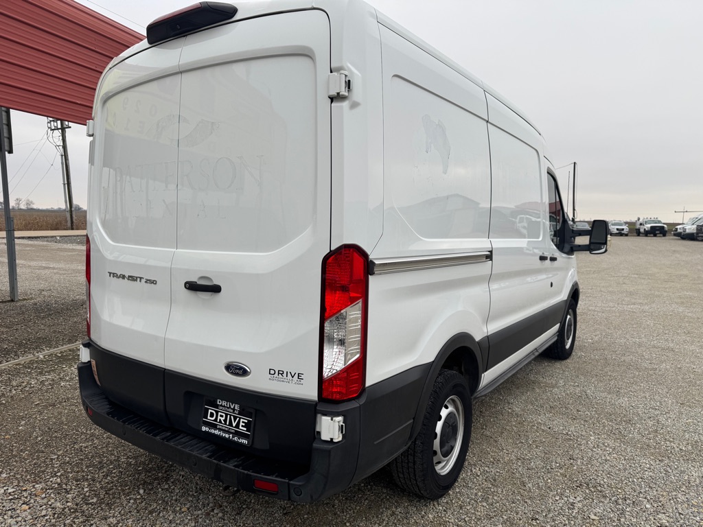 Photo 5 of this FORD TRANSIT