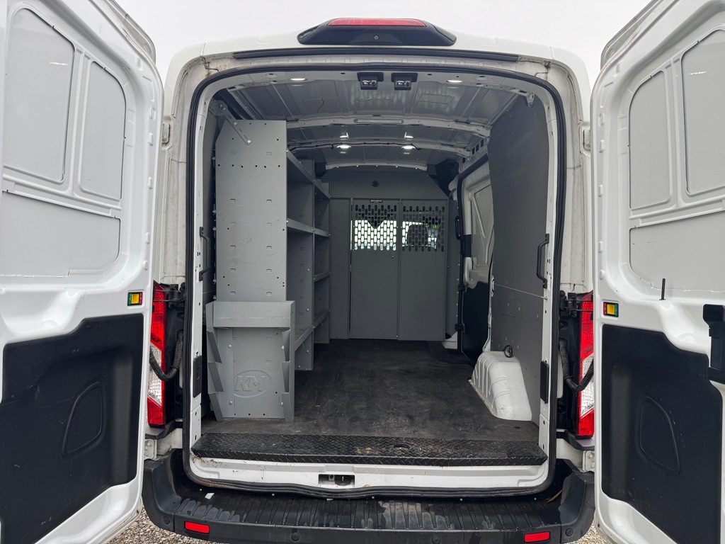 Photo 8 of this FORD TRANSIT