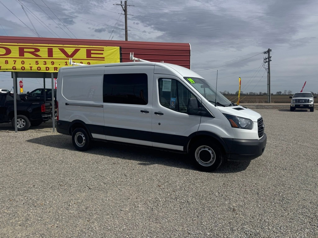 Photo 2 of this FORD TRANSIT
