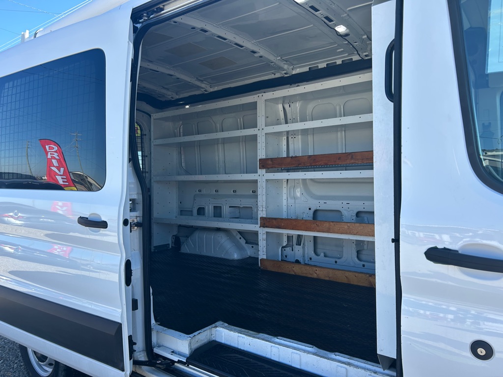 Photo 6 of this FORD TRANSIT