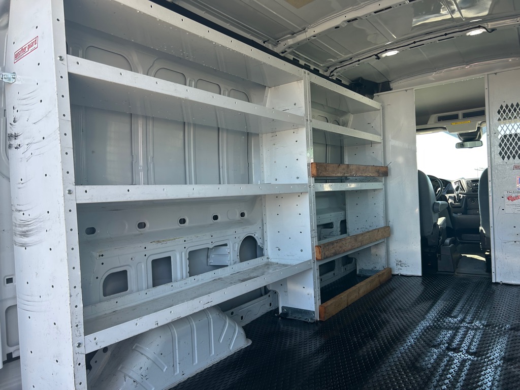 Photo 5 of this FORD TRANSIT
