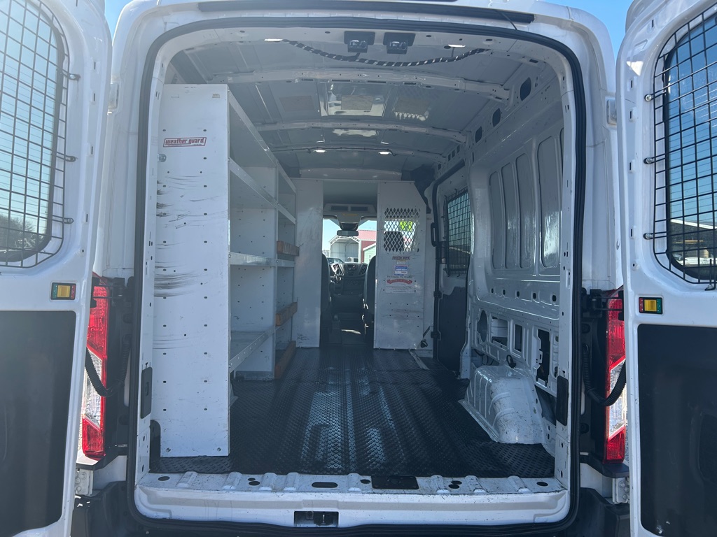Photo 4 of this FORD TRANSIT