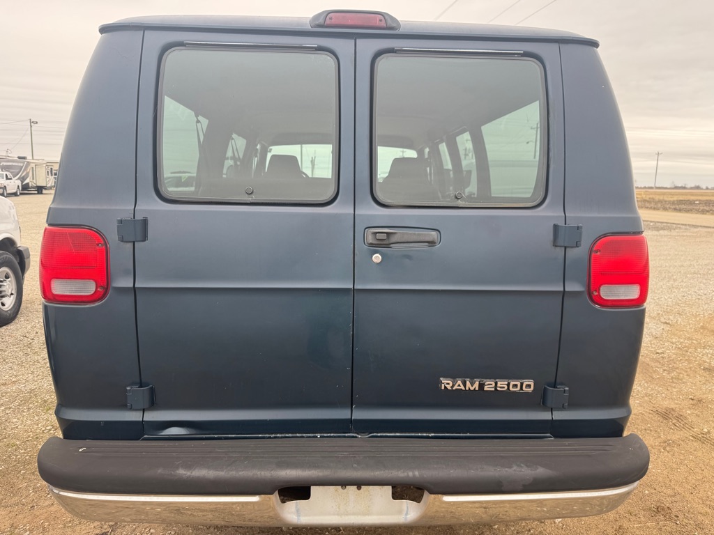 Photo 4 of this DODGE RAM WAGON