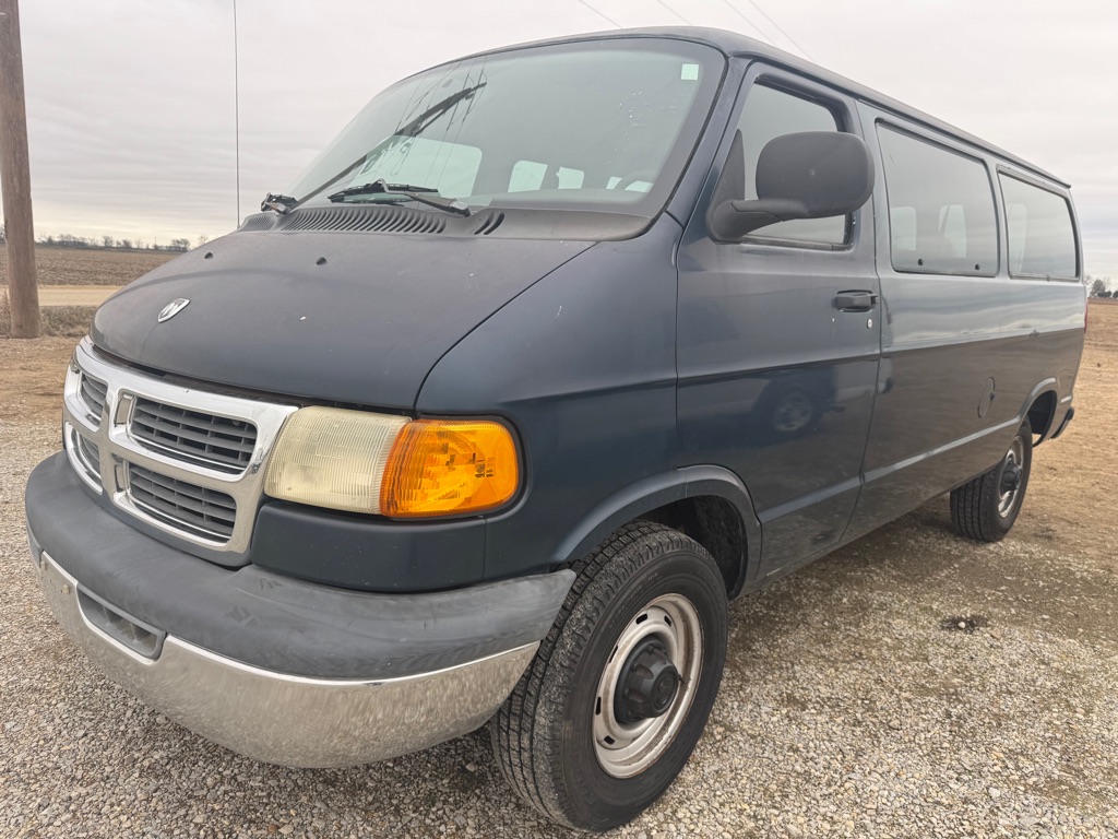 2001 DODGE RAM WAGON
