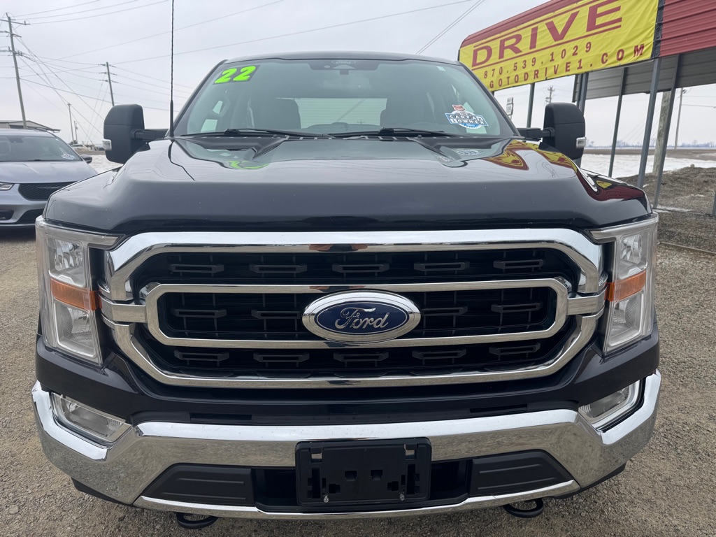 Photo 2 of this FORD F150 XLT