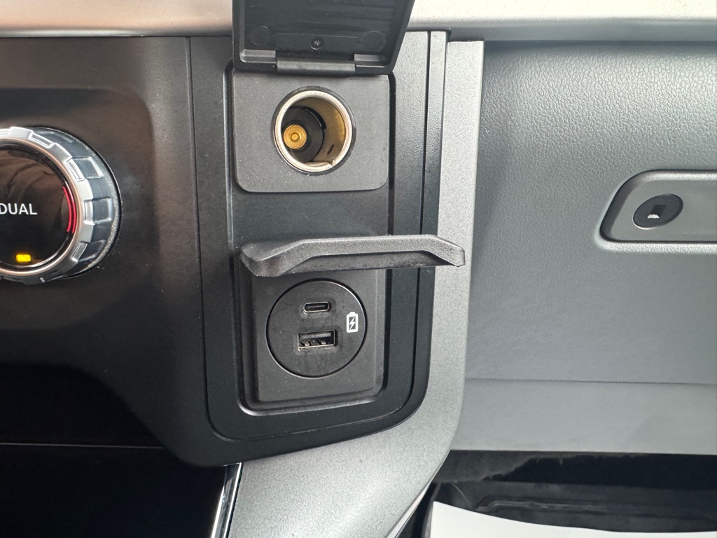 Photo 20 of this FORD F150 XLT
